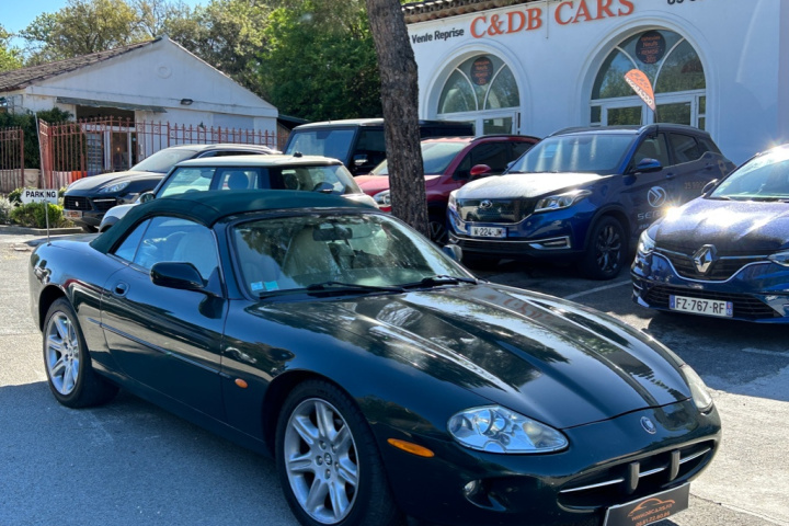 JAGUAR XK8