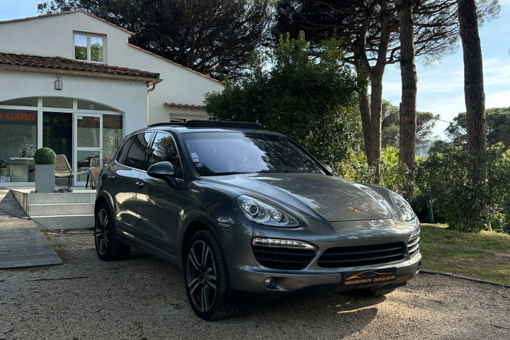 PORSCHE CAYENNE
