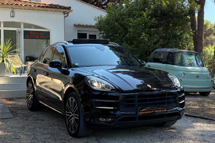 PORSCHE MACAN