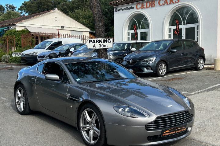 ASTON MARTIN VANTAGE